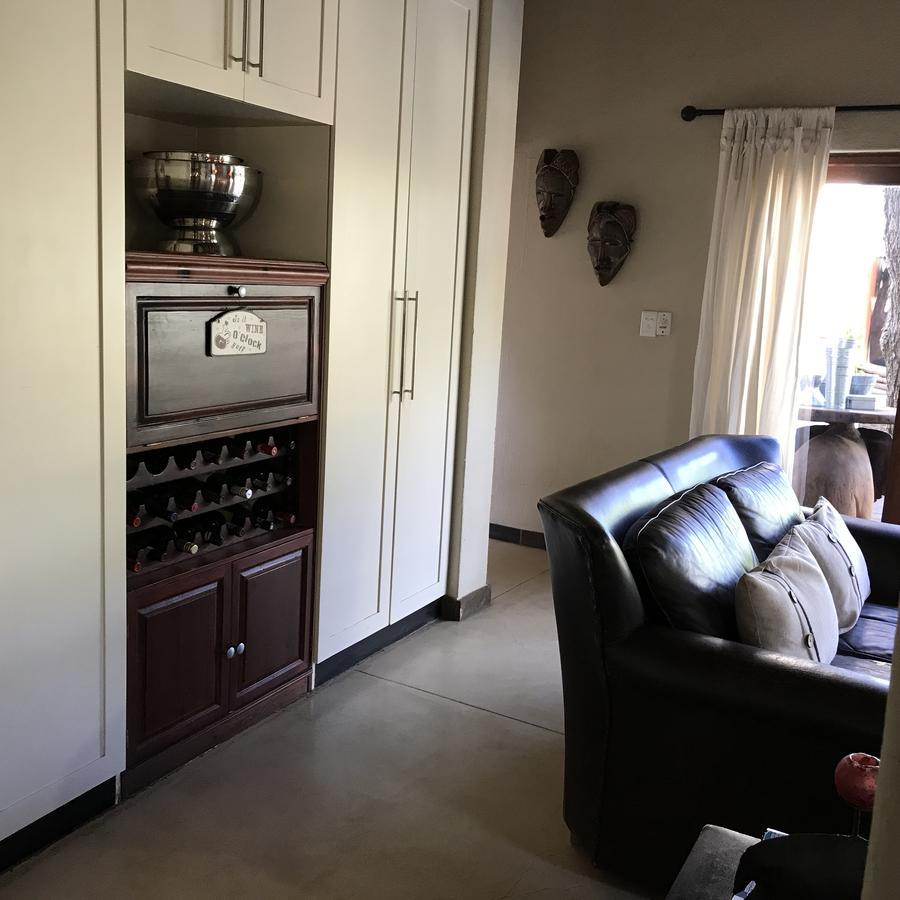 Leadwood Lodge Hoedspruit Exteriör bild