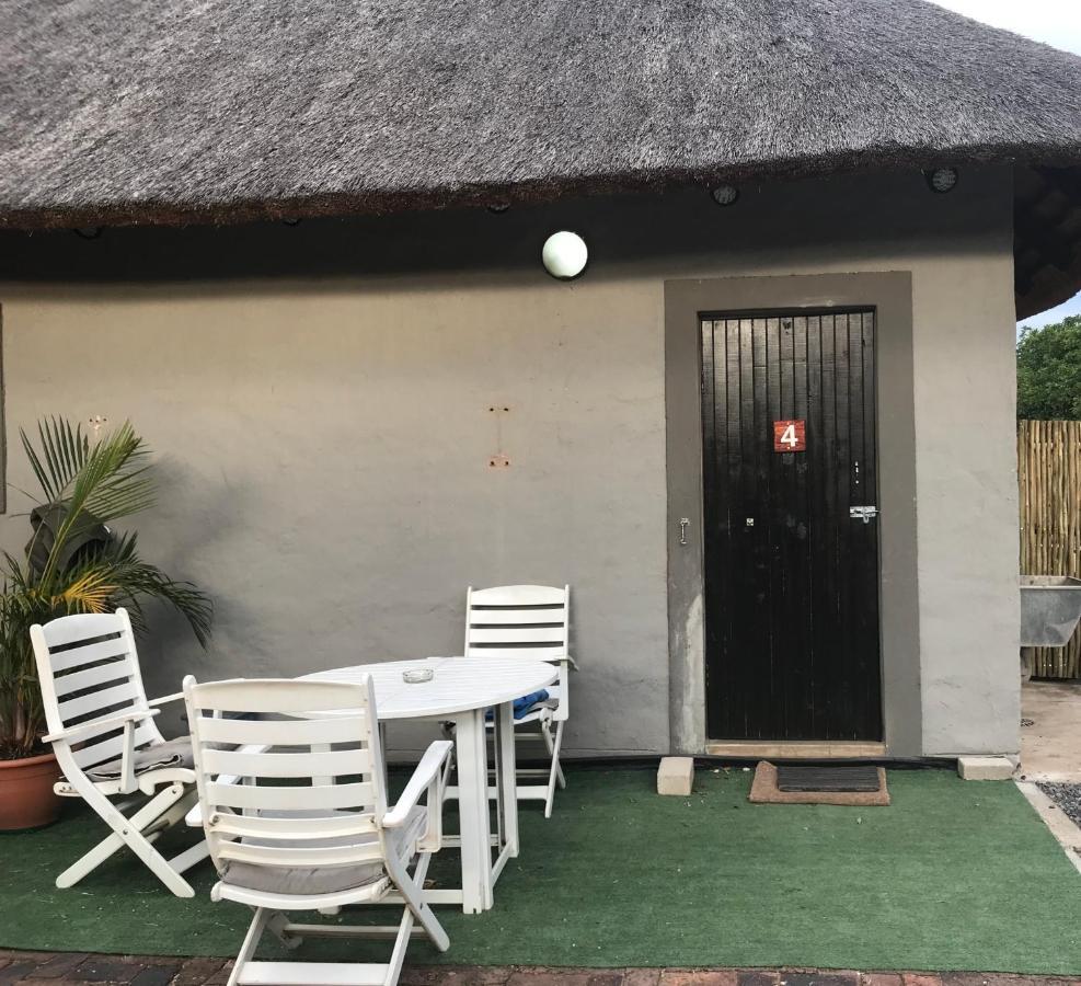 Leadwood Lodge Hoedspruit Exteriör bild